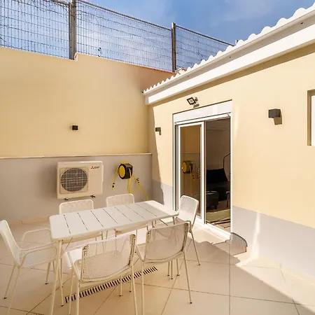 Whome Peaceful Family Away From Noise Algés